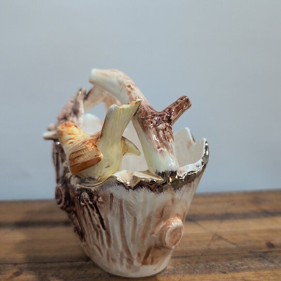 Vintage Ucagco Ceramics Bird on Tree Trunk Basket Figurine 5" - Picture 2 of 5